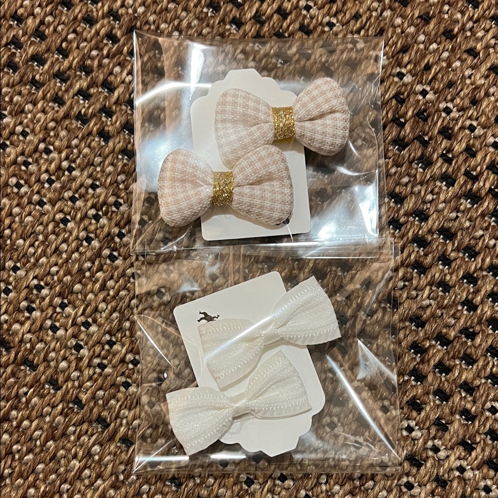 Charming Kids Bow Hair Clips Set - Plaid and White